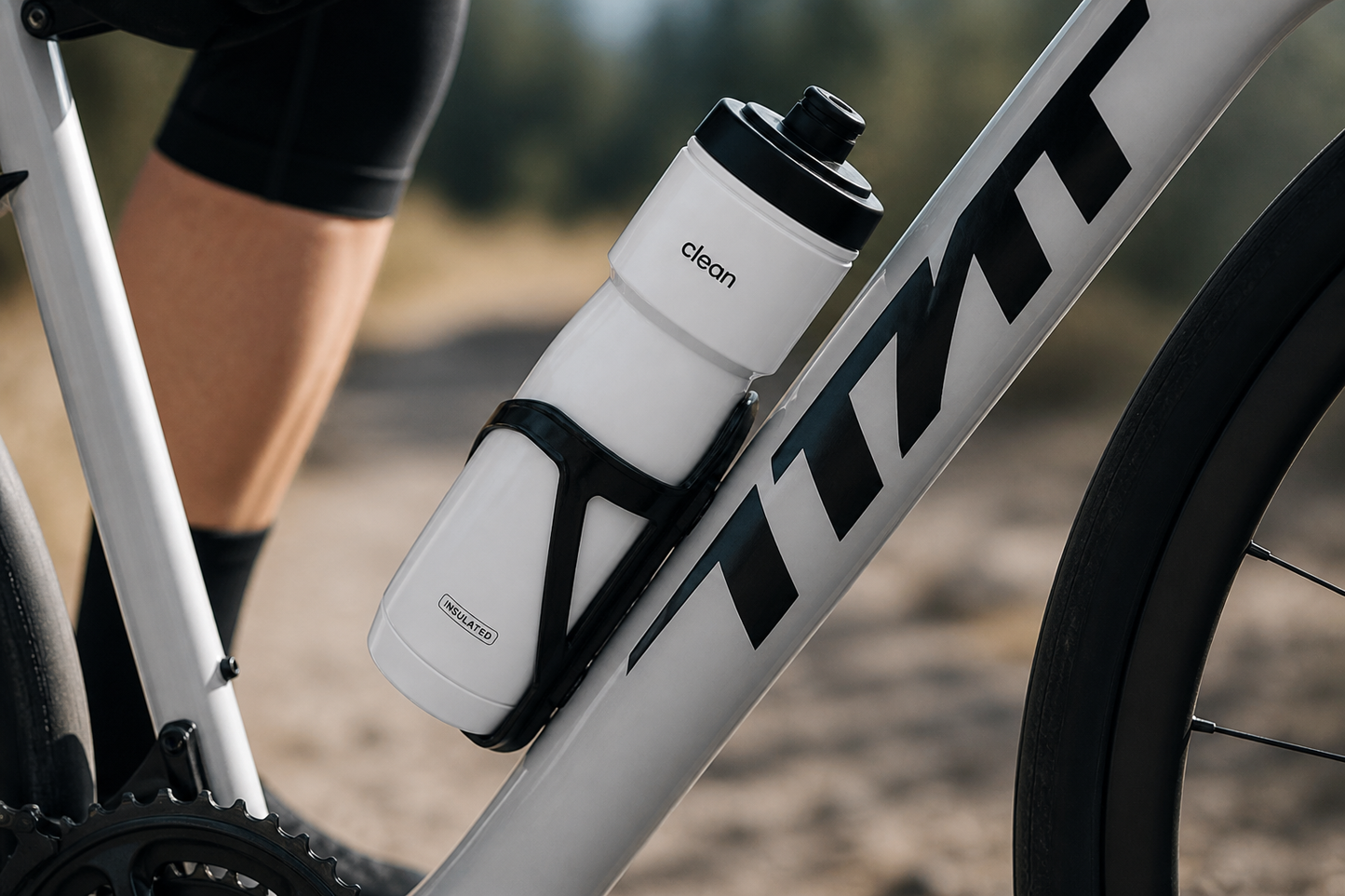 Insulated Cycling Water Bottle – Leak-Proof, Easy-Clean Nozzle, All-Day Cold Hydration